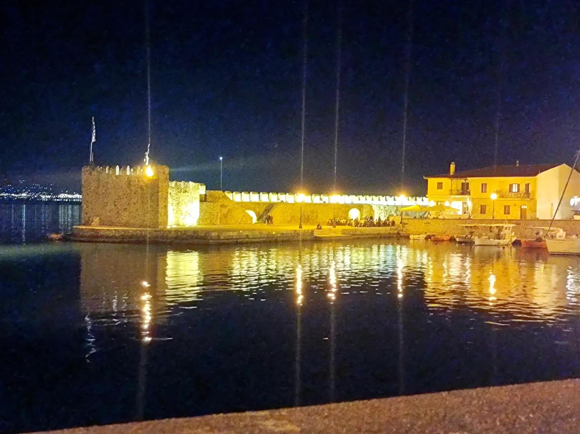 Kelly'S Penthouse Apartment Nafpaktos Екстериор снимка